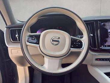Volvo XC60 B4 Plus — photo 11