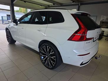 Volvo XC60 B5 R-Design — photo 10