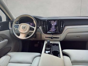 Volvo XC60 B4 Plus — photo 13