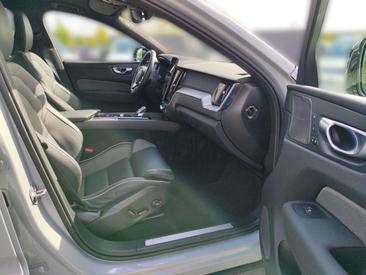 Volvo XC60 B5 Ultimate — photo 27