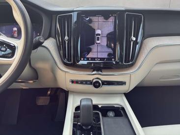 Volvo XC60 B4 Plus — photo 14