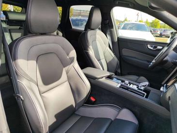 Volvo XC60 B5 Ultimate — photo 28