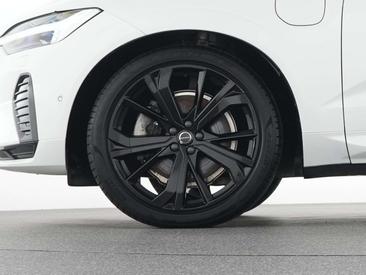Volvo XC60 T8 PLUS — photo 19