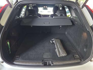 Volvo XC60 B5 R-Design — photo 14