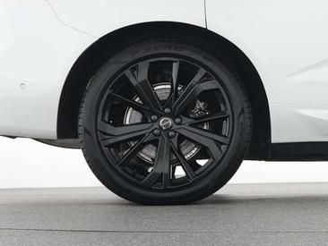 Volvo XC60 T8 PLUS — photo 22