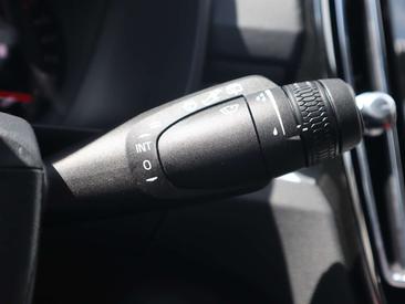 Volvo XC40 B3 Core — photo 25