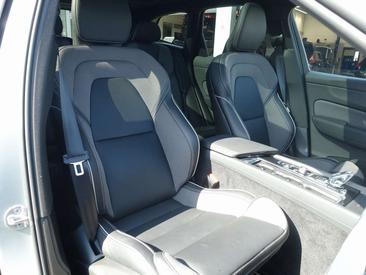 Volvo XC60 T8 Recharge Ultimate — photo 8