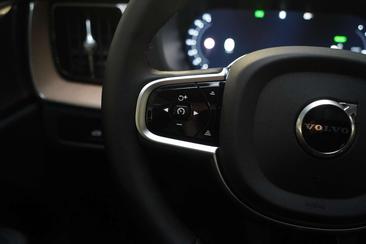 Volvo XC60 T8 Recharge — photo 10