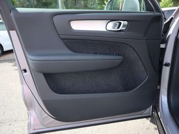 Volvo XC40 B3 Core — photo 27