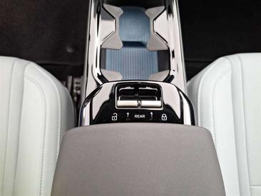 Volvo XC60 — photo 17