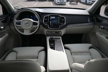 Volvo XC90 B5 Plus — photo 16