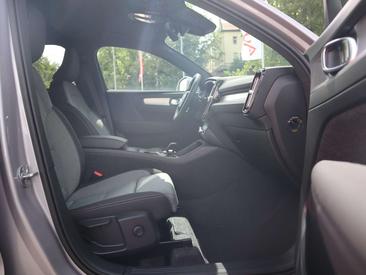 Volvo XC40 B3 Core — photo 29
