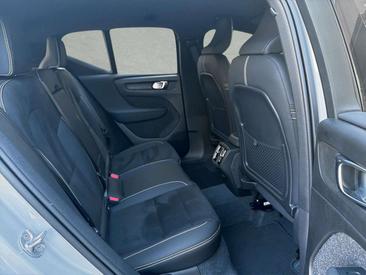 Volvo XC40 B4 Plus — photo 4