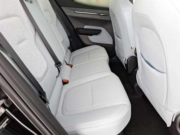 Volvo XC60 — photo 22