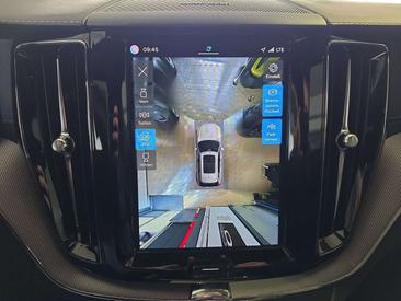 Volvo XC60 B5 R-Design — photo 24