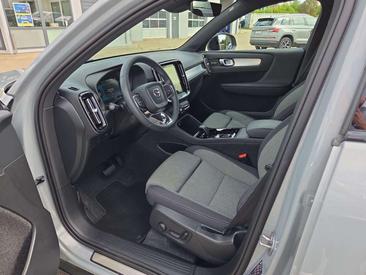 Volvo XC40 B3 Plus — photo 10