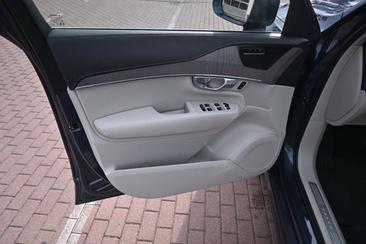 Volvo XC90 B5 Plus — photo 18