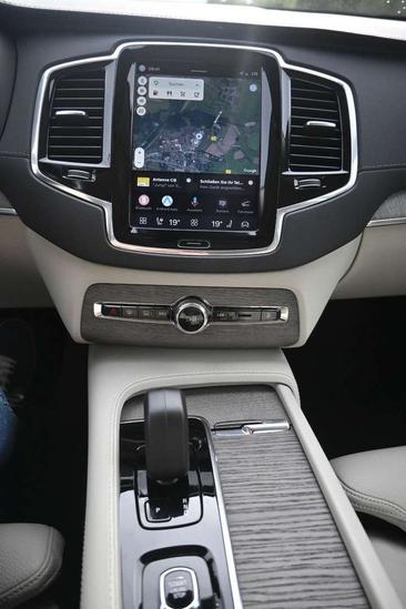 Volvo XC90 B5 Plus — photo 21