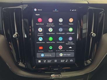 Volvo XC60 B5 R-Design — photo 27