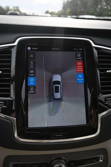 Volvo XC90 B5 Plus — photo 22