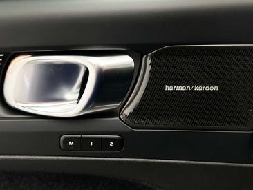 Volvo XC40 B4 Ultimate — photo 14