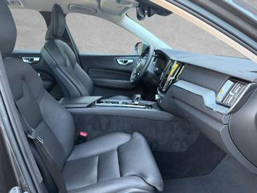 Volvo XC60 B4 Plus — photo 3