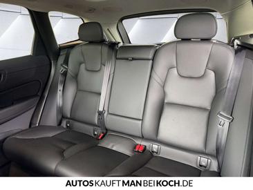 Volvo XC60 T6 PLUS — photo 6