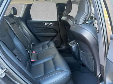 Volvo XC60 B4 Plus — photo 4