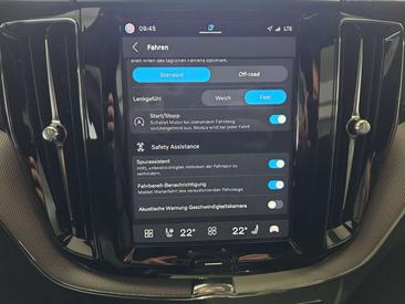 Volvo XC60 B5 R-Design — photo 30