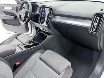Volvo XC40 B3 Core — photo 10