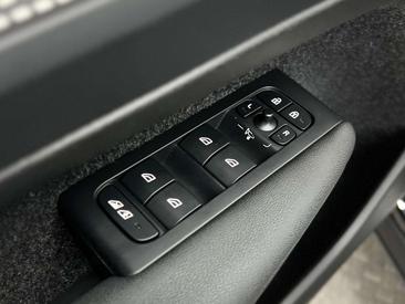 Volvo XC40 B4 Ultimate — photo 27