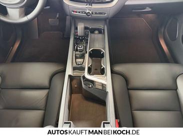 Volvo XC60 T6 PLUS — photo 18
