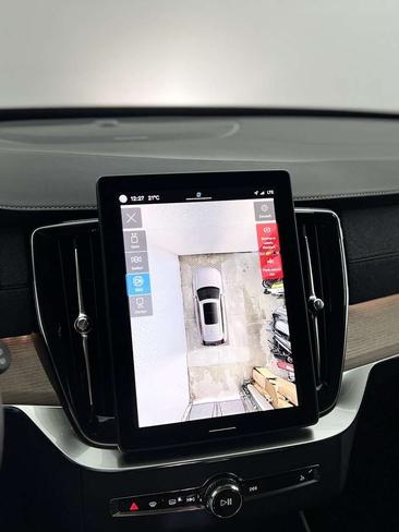 Volvo XC90 B5 Plus — photo 14