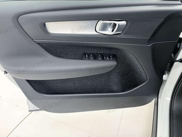 Volvo XC40 B3 Core — photo 15