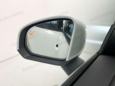 Volvo XC40 B3 Core — photo 16