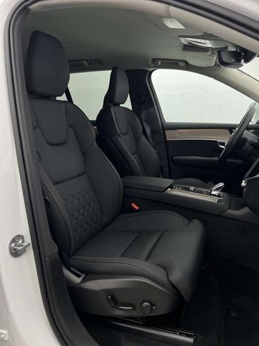 Volvo XC90 B5 Plus — photo 8