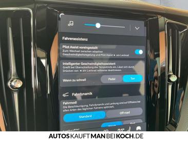Volvo XC60 B5 Plus — photo 28