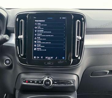 Volvo XC40 B3 Core — photo 23