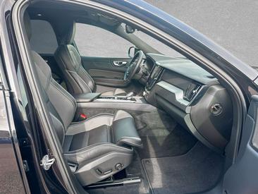 Volvo XC60 T6 PLUS — photo 3