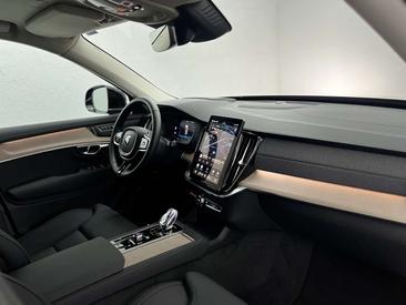 Volvo XC90 B5 Plus — photo 24