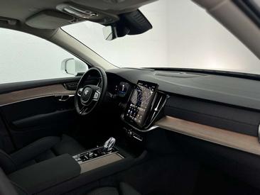 Volvo XC90 B5 Plus — photo 23
