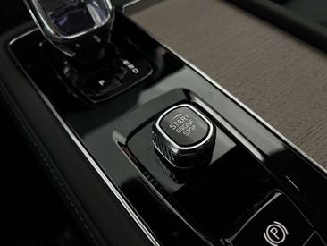 Volvo XC90 B5 Plus — photo 34