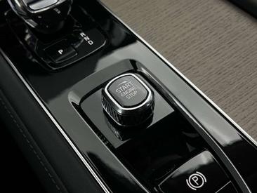 Volvo XC90 B5 Plus — photo 32