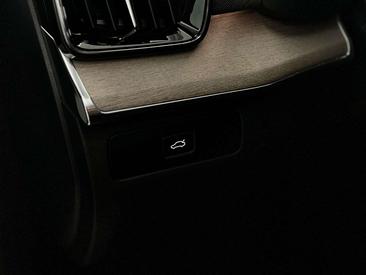 Volvo XC90 B5 Plus — photo 34