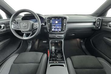 Volvo XC60 — photo 2
