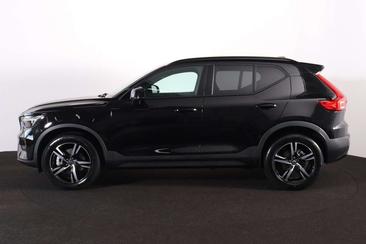 Volvo XC40 B4 Plus — photo 2