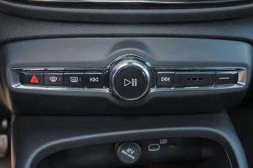 Volvo XC40 B4 Plus — photo 8
