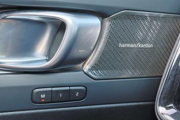 Volvo XC40 B4 Plus — photo 10