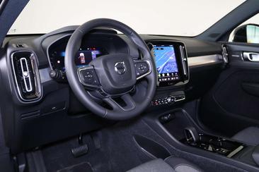 Volvo XC40 B4 Plus — photo 12