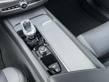 Volvo XC60 T8 Recharge Ultimate — photo 25